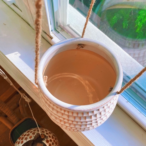 Handmade by Me White Beachy Plant Hanger 🐉🔮 - Picture 8 of 10